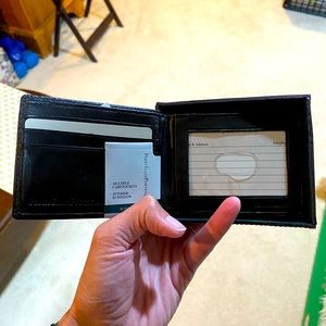 Perry Ellis Bi-Fold Leather Wallet